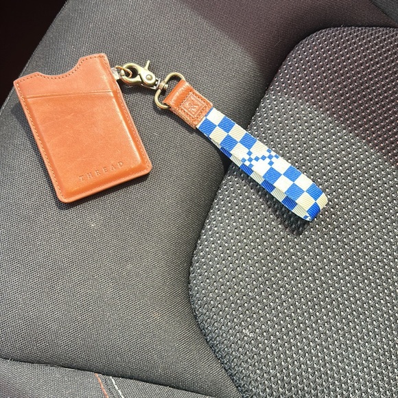 thread wallet - Picture 2 of 2